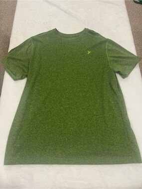 Old Navy Active Go-Dry Men's Short Sleeve Shirt - Size XL